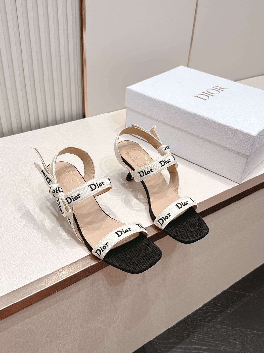 J'adior Sandals